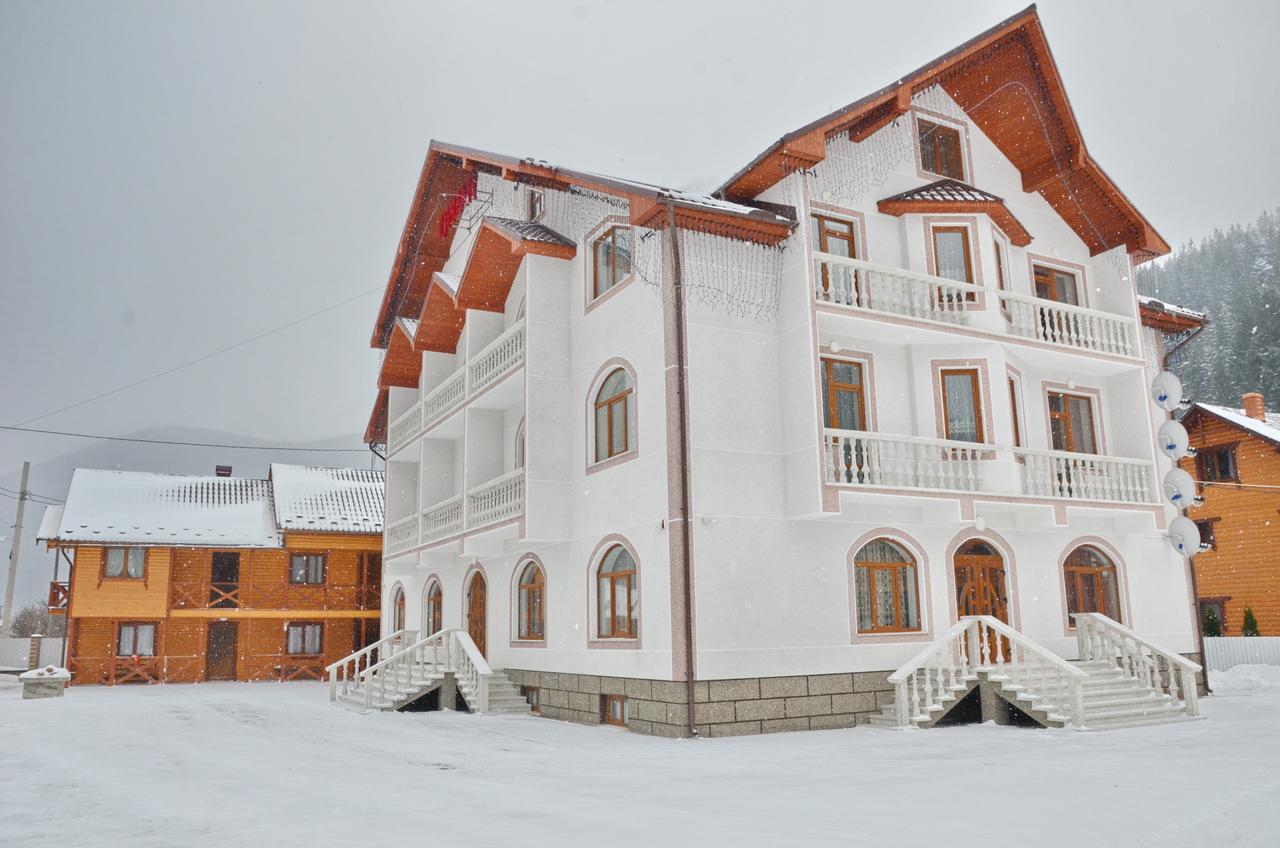 Apart-Hotel Orlan Mykulychyn Eksteriør billede